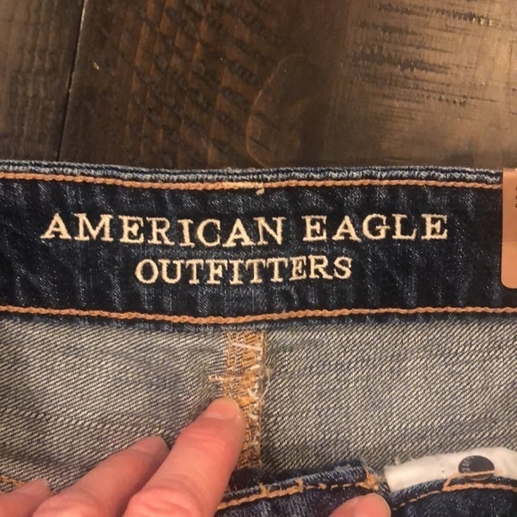 NEW AEO Distressed High Rise Embroidered Festival 100% Cotton Size 2 Jean Shorts - Picture 8 of 16